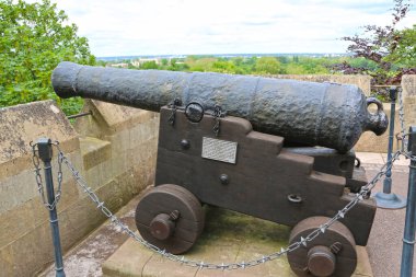 Windsor, İngiltere - 25 Mayıs 2016: Windsor Şatosu, HMS Lutine Cannon Kuzey Terasında 