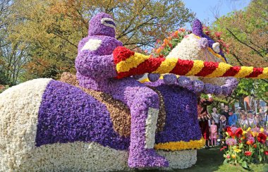 Sassenheim, Hollanda - 21 Nisan 2018 Bloemencorso Bollenstreek Geleneksel Halk Bayramı