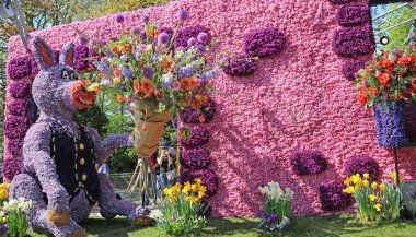 Sassenheim, Hollanda - 21 Nisan 2018 Bloemencorso Bollenstreek Geleneksel Halk Bayramı