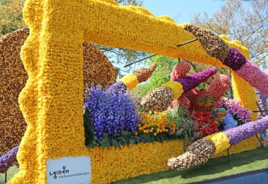 Sassenheim, Hollanda - 21 Nisan 2018 Bloemencorso Bollenstreek Geleneksel Halk Bayramı