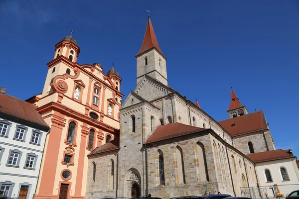 Chiesa protestante cittadina e Basilica cattolica di San Vito a Ellwan — Foto Stock