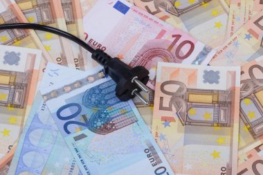 Euro Banknoten mit Stecker