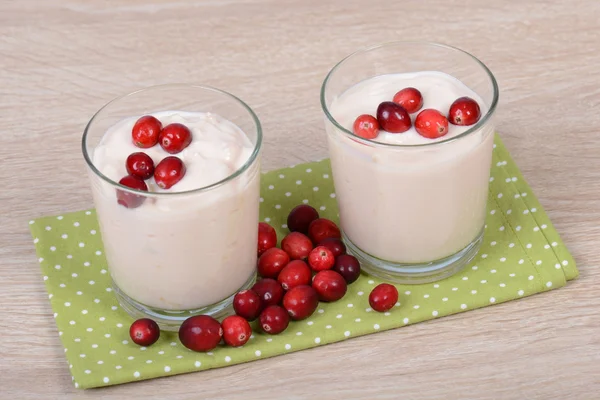 Joghurt mit Cranberries — Stock Photo, Image