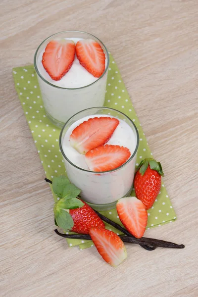 Joghurt Mit Erdbeeren — Stockfoto