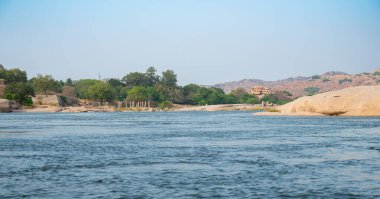 Hampi manzarası, kayalı Tungabhadra nehri, Hippie adası manzarası, Güney Hindistan, Karnataka, seyahat yeri