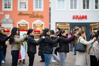 Kuzey Suriye 'de Rojava' ya düzenlenen saldırılar sonrasında Kürt halkının protestosu, Trier, Almanya 'da Kürt gösterileri, 24 Ocak 2926