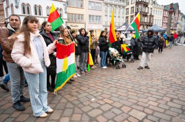 Kuzey Suriye 'de Rojava' ya düzenlenen saldırılar sonrasında Kürt halkının protestosu, Trier, Almanya 'da Kürt gösterileri, 24 Ocak 2926