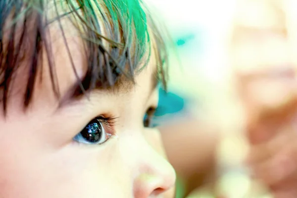 Dívka s její oči — Stock fotografie