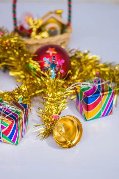 Bell e caixas de presente — Fotografia de Stock