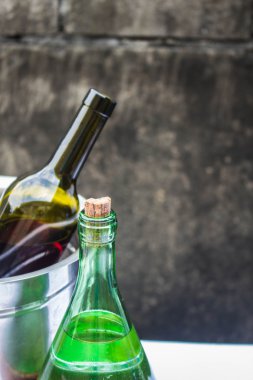 Beyaz şişe 