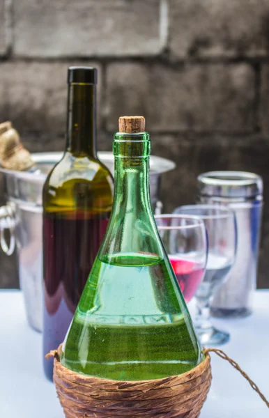 Bebidas na mesa — Fotografia de Stock