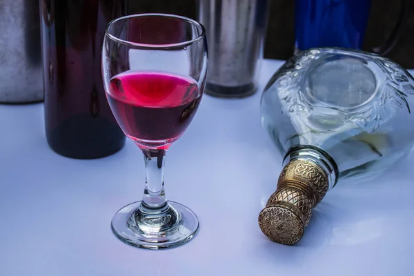 Verre à vin et bouteille — Photo