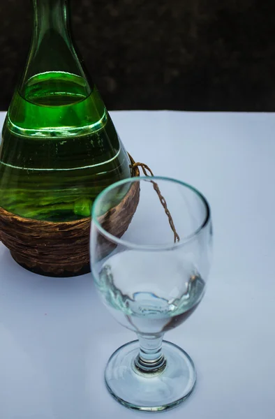 Вино из стекла — стоковое фото