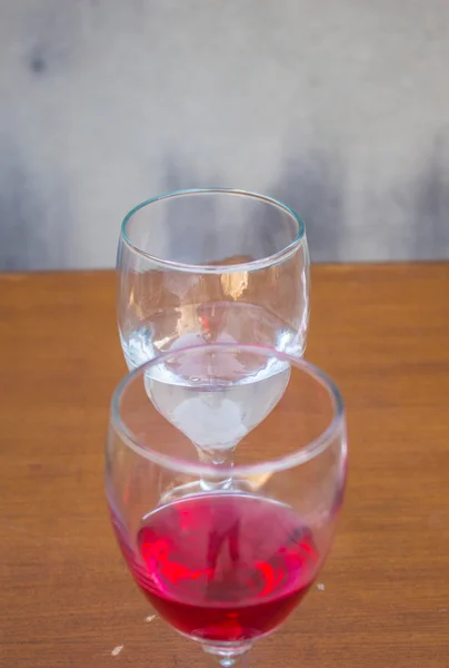 積層ガラスのワイン — ストック写真