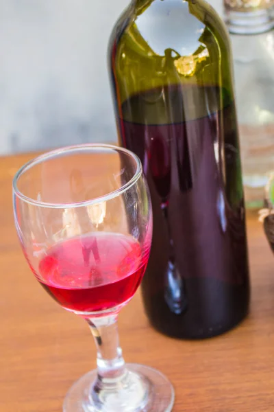 Vidro clássico vinho tinto — Fotografia de Stock