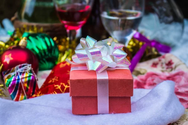 Red gift box — Stock Photo, Image