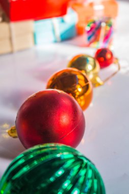 Çeşitli renk topları 