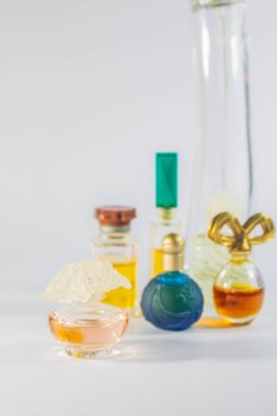 Beyaz kristal parfüm 