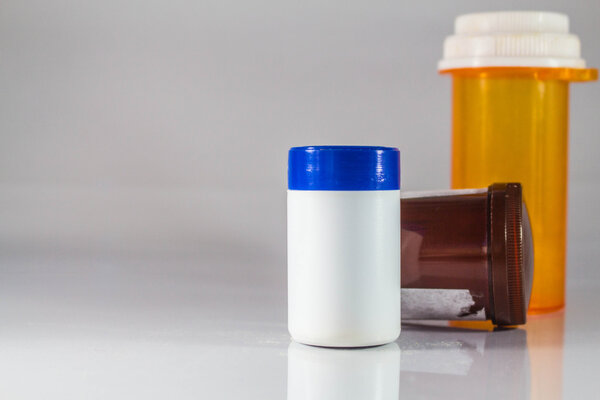 Бутылки различных размеров
 