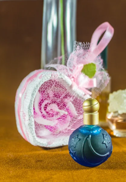 Blå parfym — Stockfoto