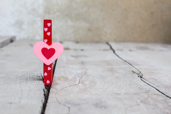 The pink heart on wooden — Stock Photo, Image