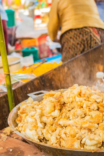 Calamar frito en el plato —  Fotos de Stock