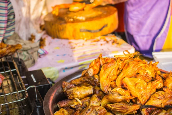 Cabeza de pollo asada —  Fotos de Stock