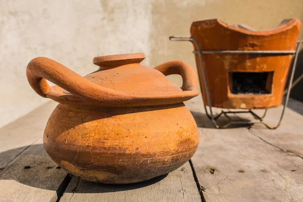 Potten en klei-oven — Stockfoto