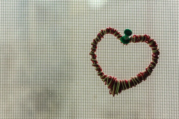 Corazón en la ventana . —  Fotos de Stock