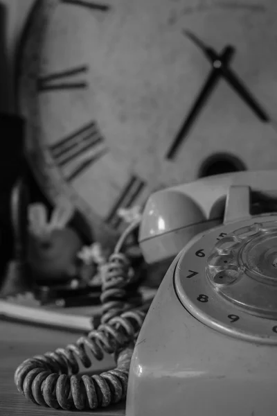 Telefoni su vintage in bianco e nero . — Foto Stock