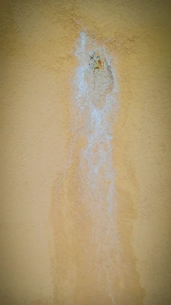 Vattenläckage på väggarna. — Stockfoto