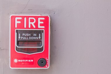 Duvarın binasında yangın alarm.
