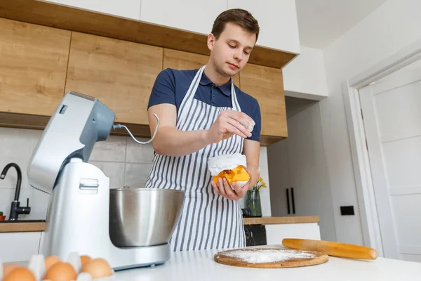 Young Handsome Man Apron Sifting Flour Modern Kitchen Concept Homemade — Stock Photo, Image