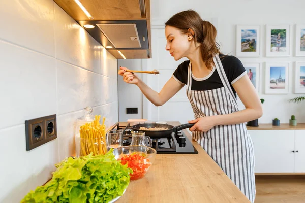 Young Woman Apron Cooking Healthy Food Modern Home Kitchen Preparing — Stock Photo, Image