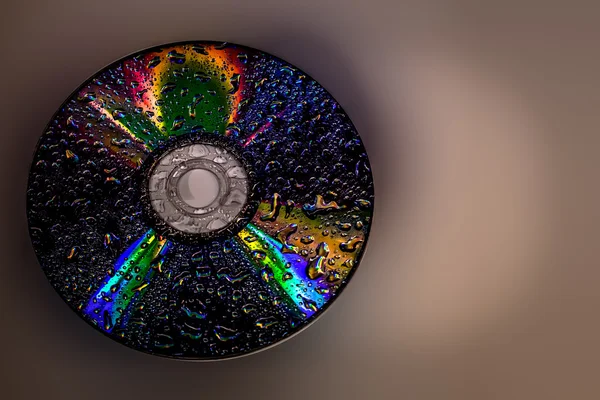 Kompakt disk Su damlacıkları ile yakın çekim