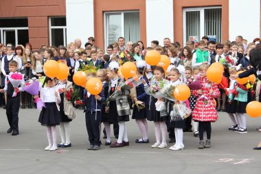 Çocuklar okula - Eylül, birinci sınıf bir tatil dön