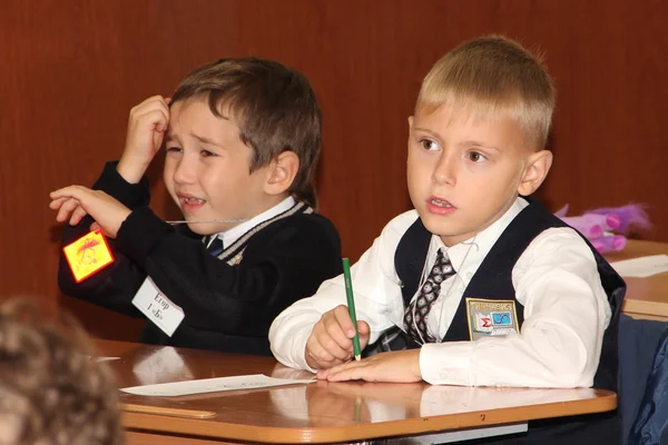 Schoolkinderen Zitten Hun Bureau Tijdens Een Les Klas School Rusland — Stockfoto