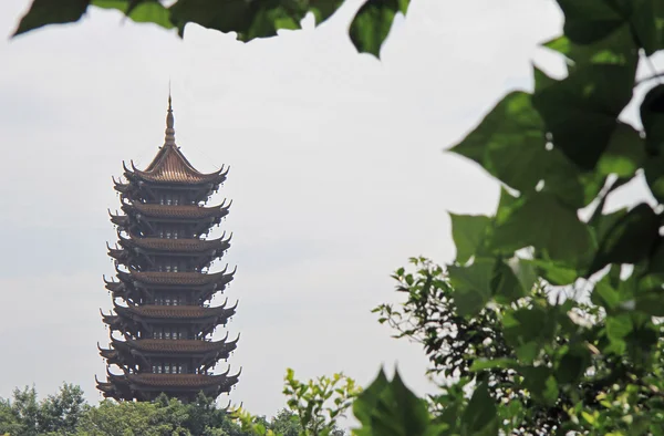 Pagoden i parken av kinesiska staden Chongqing — Stockfoto
