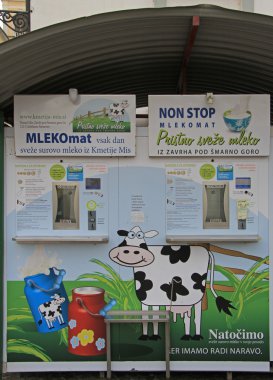 süt Otomatı Ljubljana sokakta