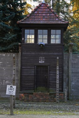 Watchtower Auschwitz'de ben toplama kampı