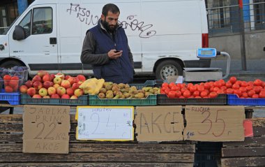 adam sebze Brno, Çek sokak piyasada satan