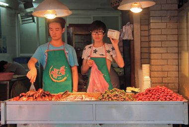 kız ve erkek aperatifler açık Wuhan, Çin için Satıyoruz