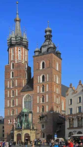 St. Marys Church, beroemde bezienswaardigheid in Krakau, Polen — Stockfoto