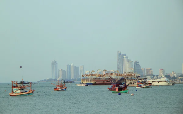 Mare e grattacieli a Pattaya, Thailandia — Foto Stock