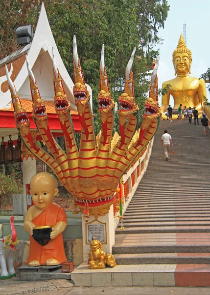 Escalera al gran Buda — Foto de Stock