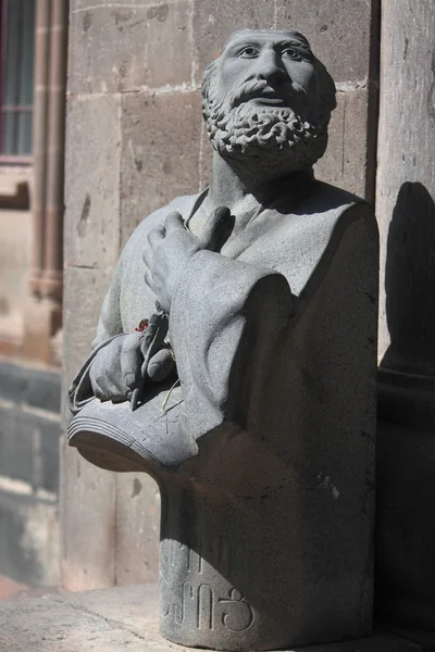 Busto dell'uomo che attende un messaggio dal Dio — Foto Stock