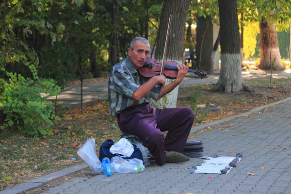 Gatan violinist i Yerevan — Stockfoto