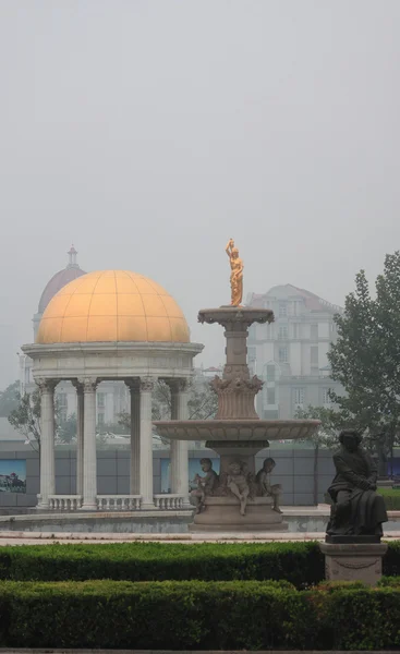 Piazza interessante a Tianjin — Foto Stock