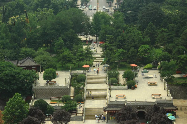 Vista sobre a praça de Big Wild Goose Pagoda — Fotografia de Stock