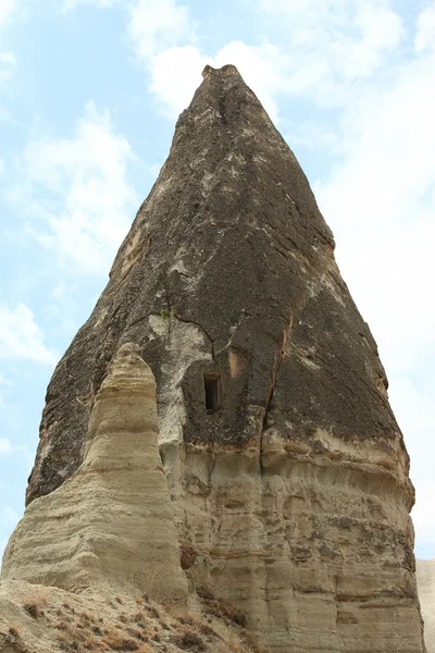 Mağaralarda spectalar kayalar, Kapadokya, Türkiye — Stok fotoğraf